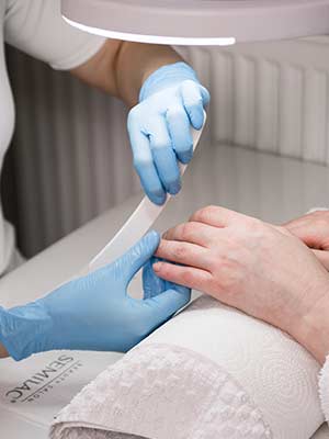 heands-feet-treatments-300×400-2.jpg